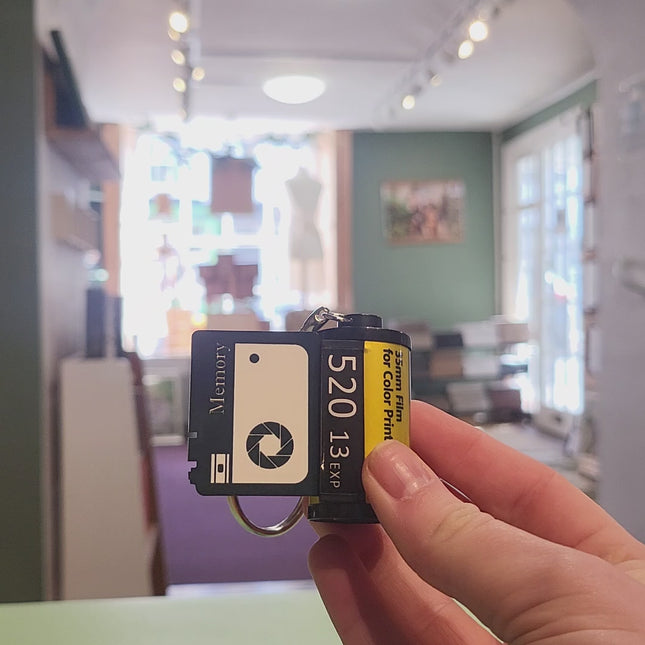 Pocket-sized Film Roll Keychain: Carry Memories Everywhere!