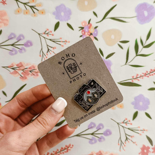 Vintage Camera Pin Badge Brooch - Boho Photo