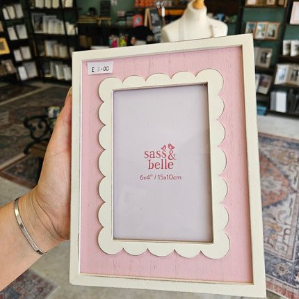 Vintage Pink Scalloped 6x4" Photo Frame - PortraitFramesBoho Photo