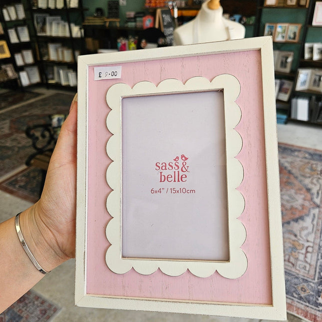 Vintage Pink Scalloped 6x4" Photo Frame - PortraitFramesBoho Photo