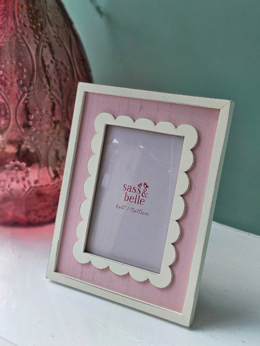 Vintage Pink Scalloped 6x4" Photo Frame - PortraitFramesBoho Photo